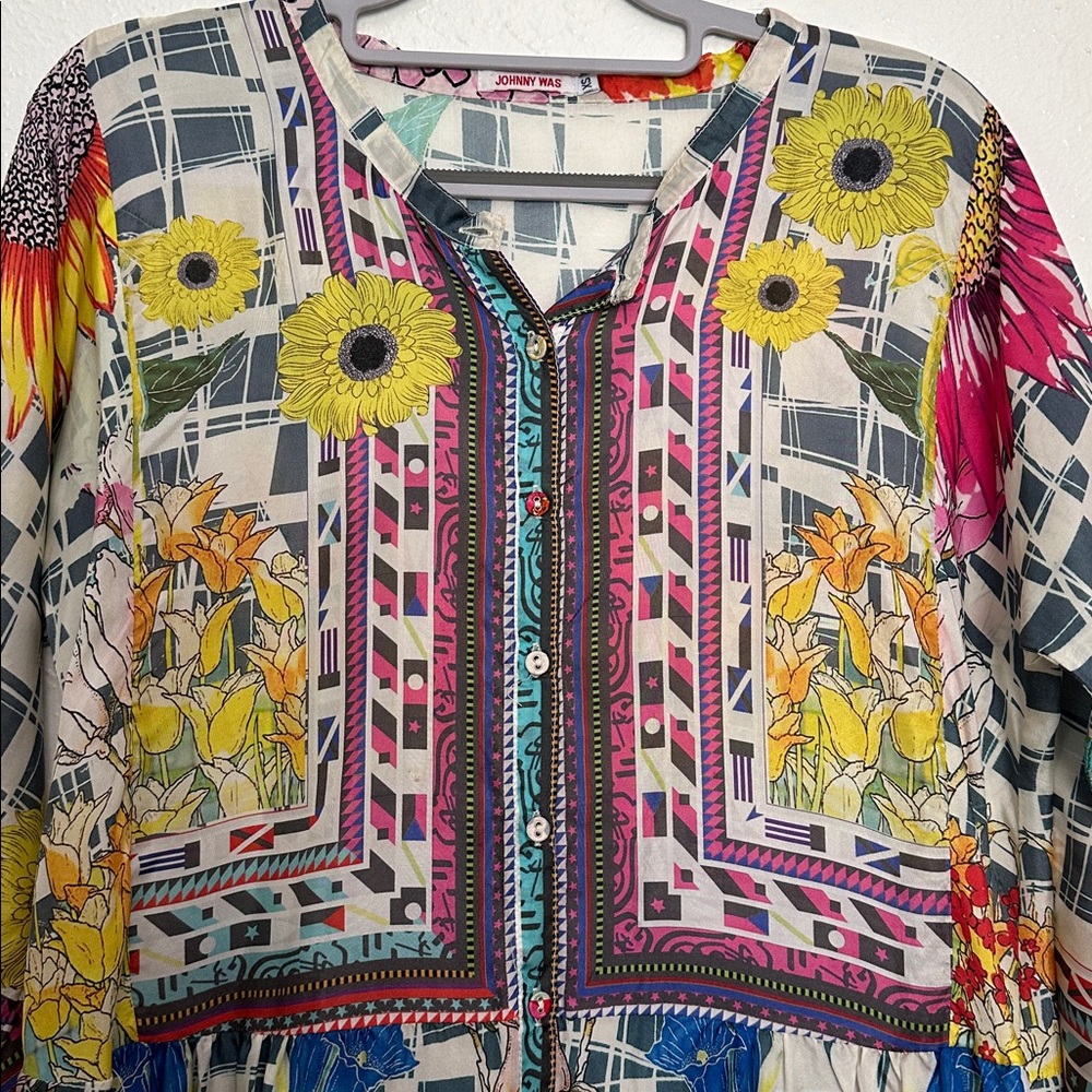 Johnny Was !00% Silk Dress/Tunic Floral Printed Top - Picture 2 of 9